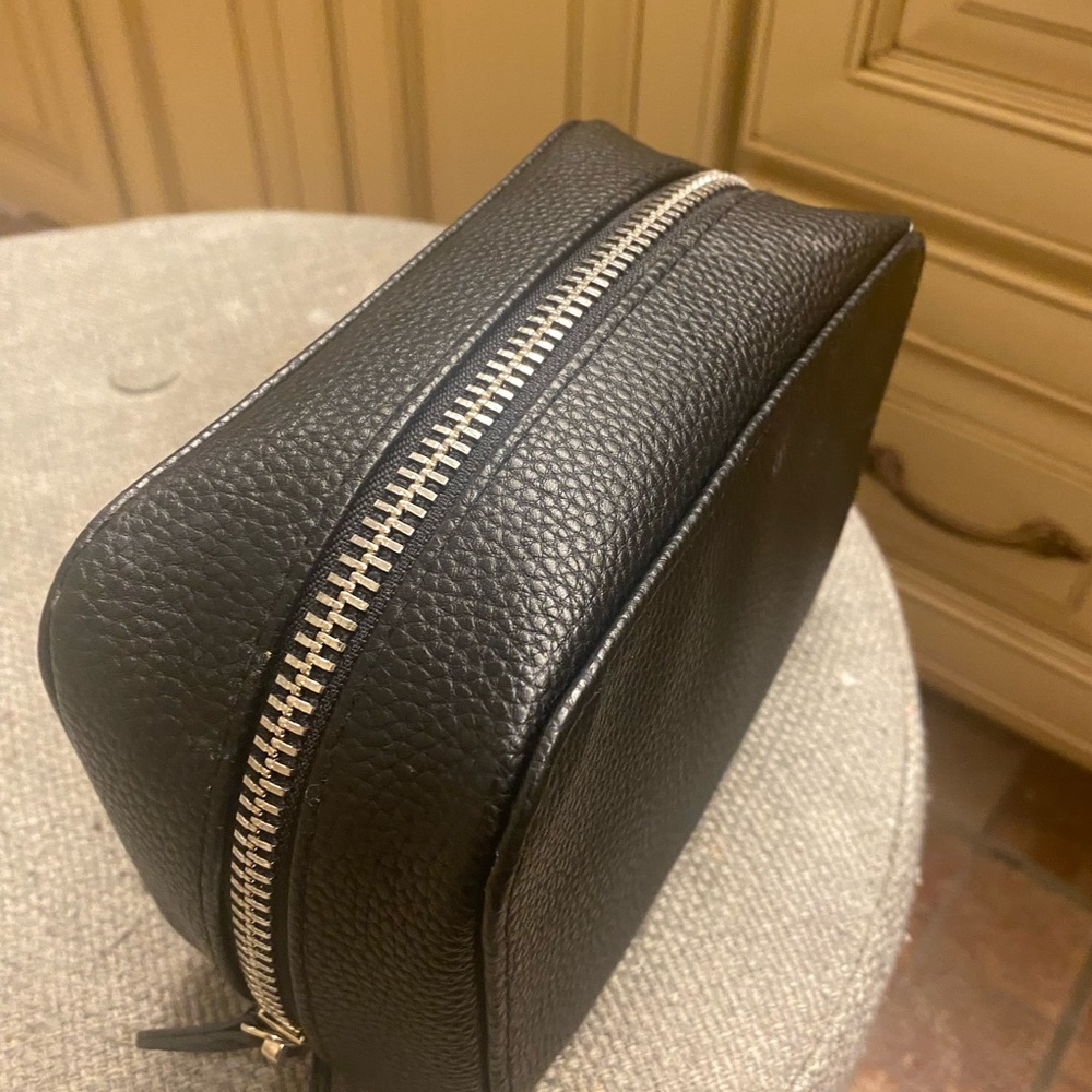 Trish McEvoy makeup planner. Black! Nice find.